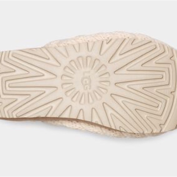 NIB UGG Classic Tall Chunky KNIT Boot - Picture 7 of 7